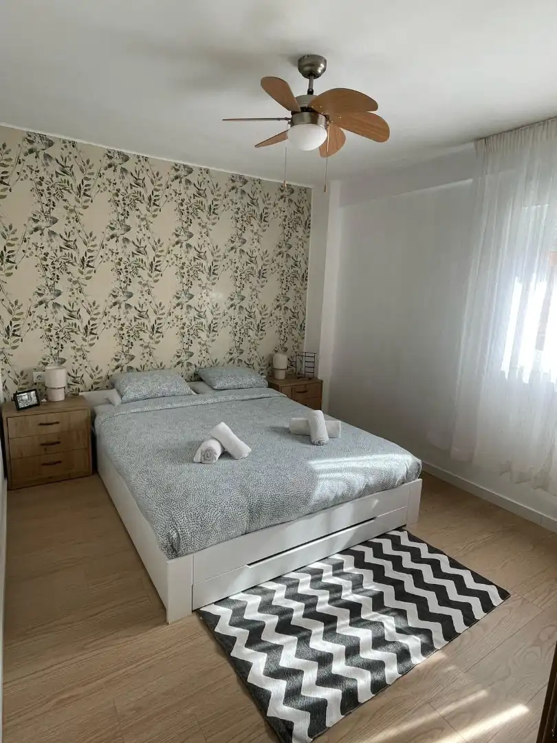 Habitación de Piso de alquiler en Málaga con Aire acondicionado, Amueblado y Lavadora