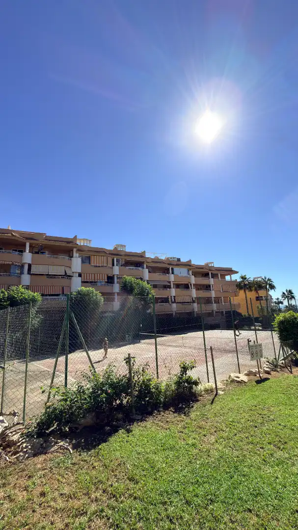 Vista exterior de Pis en venda en Fuengirola amb Aire condicionat, Calefacció i Terrassa