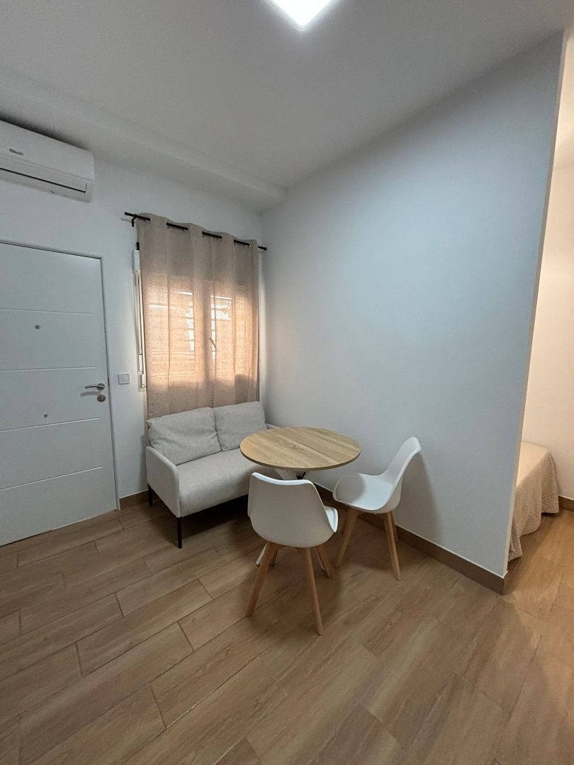 Flat to rent in Calle José María Valdenebro, Ciudad Jardín - Zoco, Poniente-Sur