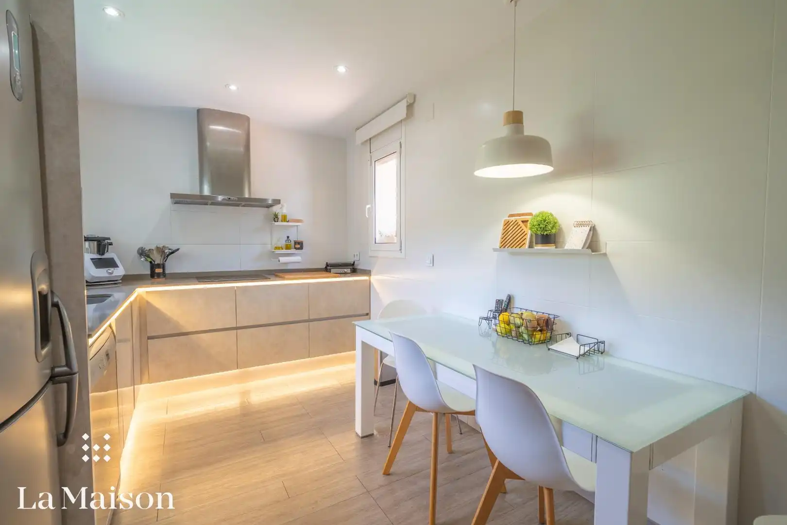 Cocina de Casa o chalet en venta en Alella con Aire acondicionado, Calefacción y Jardín privado