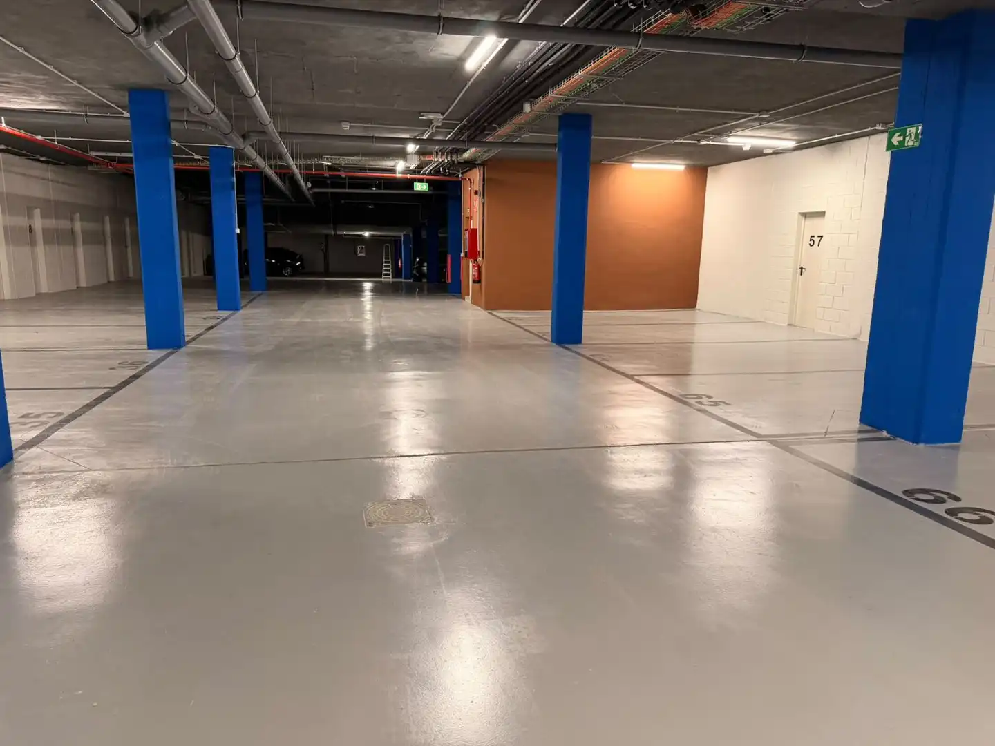 Parking de Piso de alquiler en Sevilla con Aire acondicionado, Calefacción y Terraza
