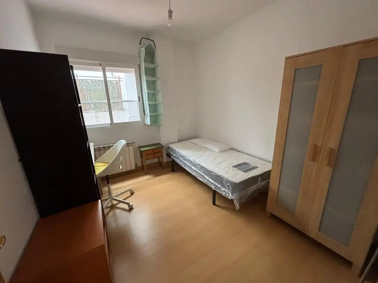 Habitación de Piso en venta en Granada con Amueblado