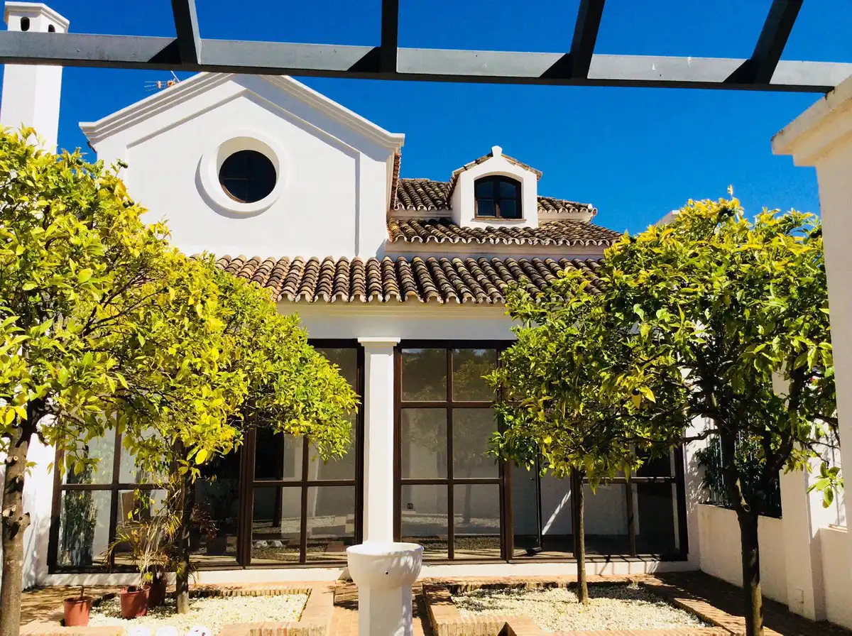 House with pool for sale in San Pedro de Alcántara, imagen 3