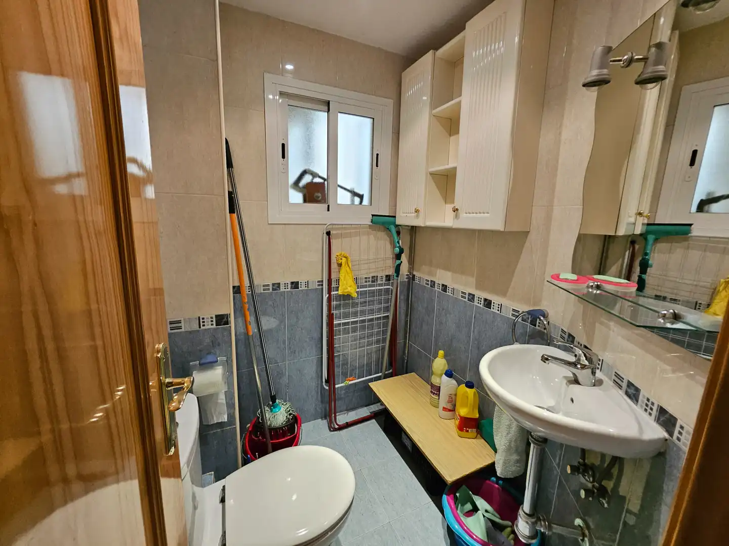 Bathroom of Flat for rent in Madrid  with Air Conditioner, Heating and Furnished