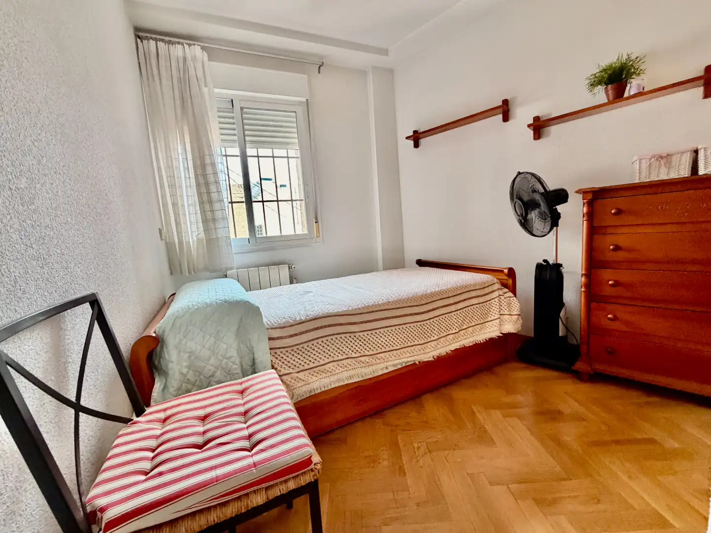 Bedroom of Flat for sale in Madrid  with Air Conditioner, Heating and Parquet flooring