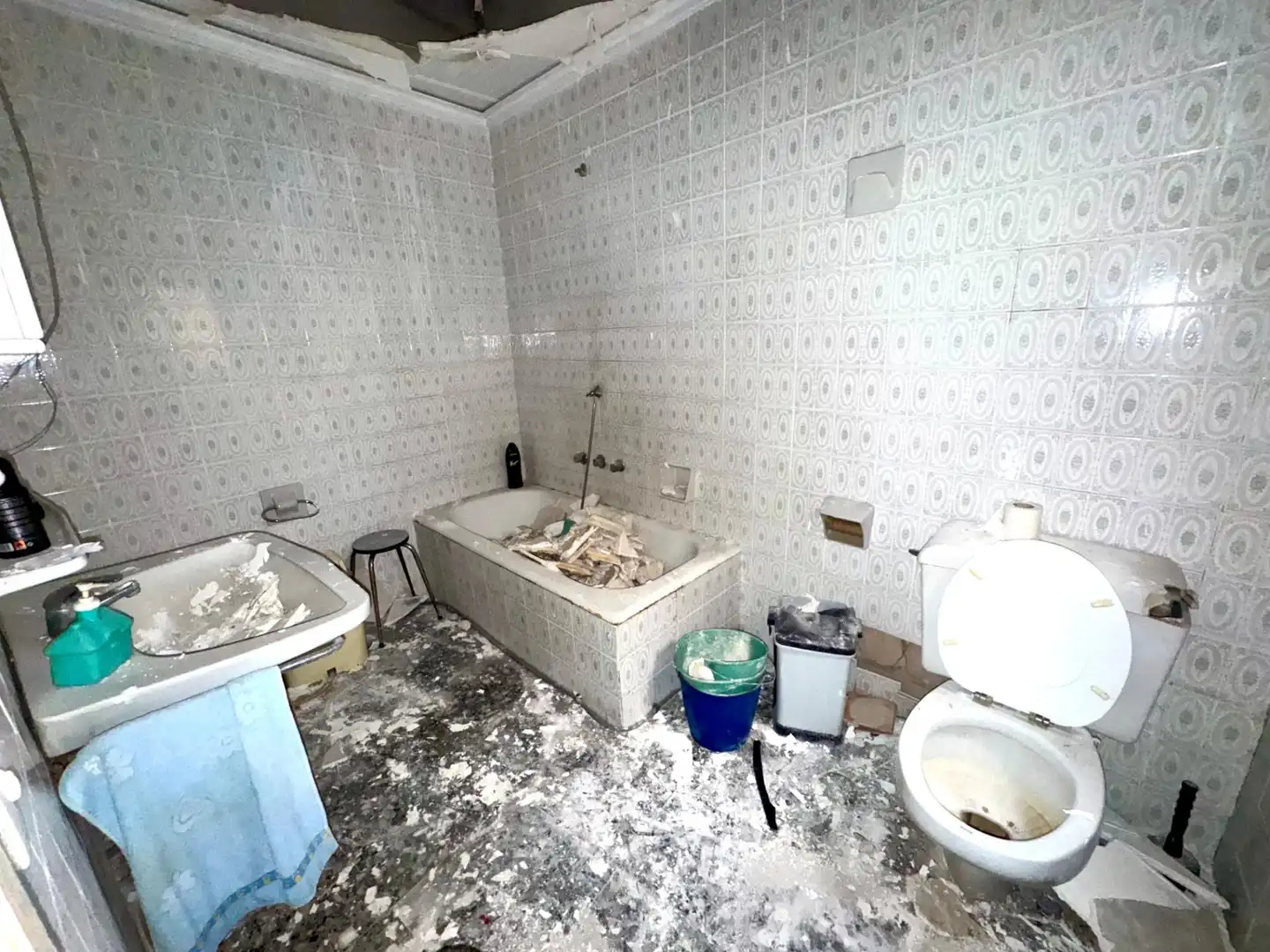 Badezimmer von Gebäude zum Verkauf in Elda