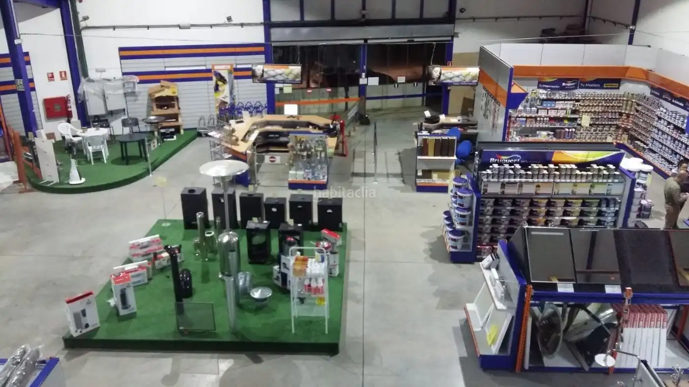 Nau industrial en venda a Polígono Industrial los Pinos 19