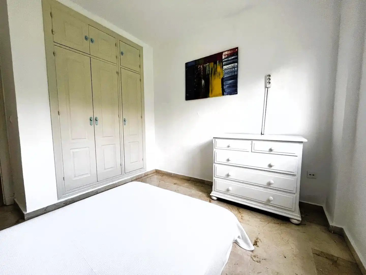 Habitación de Apartamento en venta en San Roque con Amueblado, Alarma y Piscina comunitaria