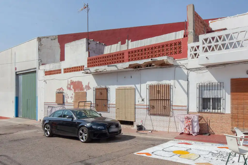 Vista exterior de Casa adosada en venda en Alginet