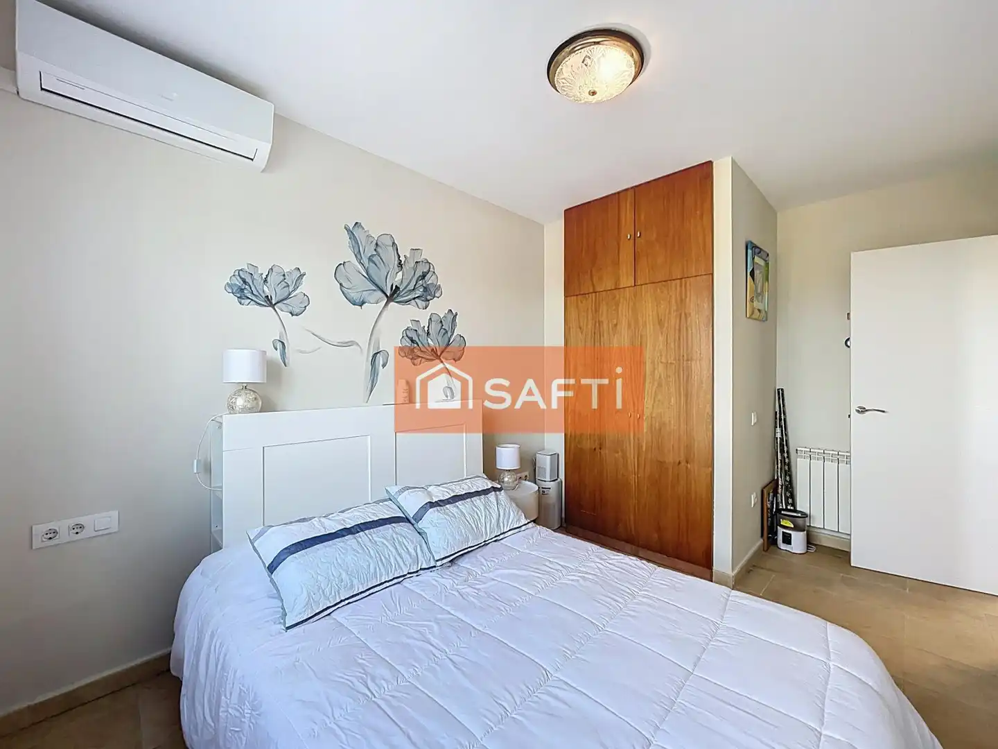 Bedroom of Houses for sale in Pacs del Penedès  with Air Conditioner, Heating and Terrace