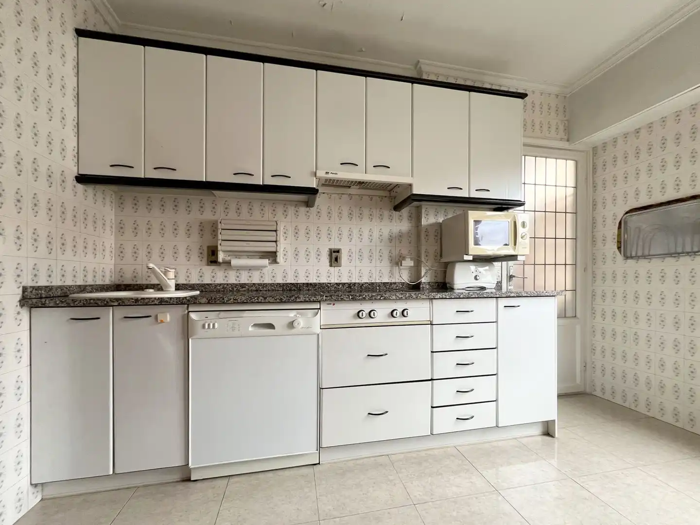 Kitchen of Flat for sale in Zarautz  with Storage room