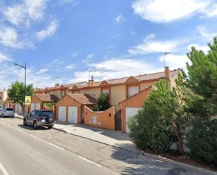 Vista exterior de Casa adosada en venda en Patones amb Calefacció, Jardí privat i Terrassa