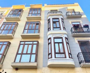 Vista exterior de Pis de lloguer en Cartagena amb Calefacció i Balcó