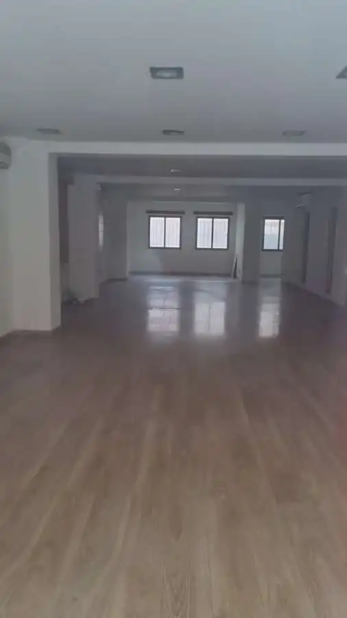 Local comercial de lloguer a Centro