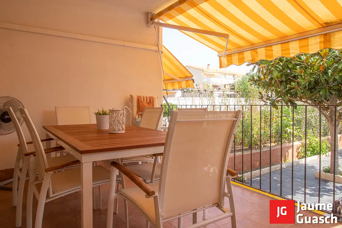 Terraza de Casa adosada en venta en Creixell con Aire acondicionado, Calefacción y Jardín privado