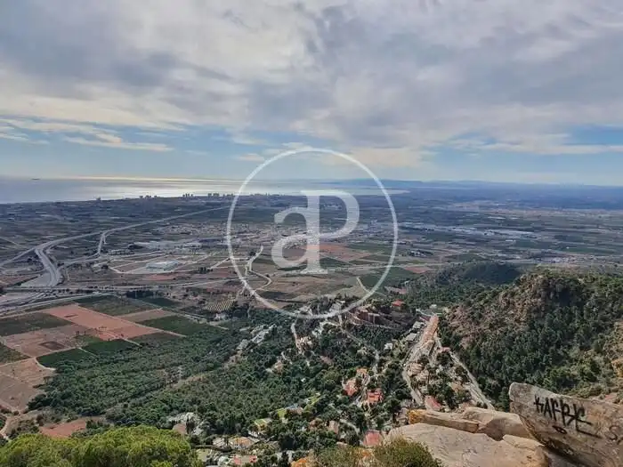Casa o xalet en venda en Sagunto / Sagunt amb Aire condicionat, Calefacció i Jardí privat