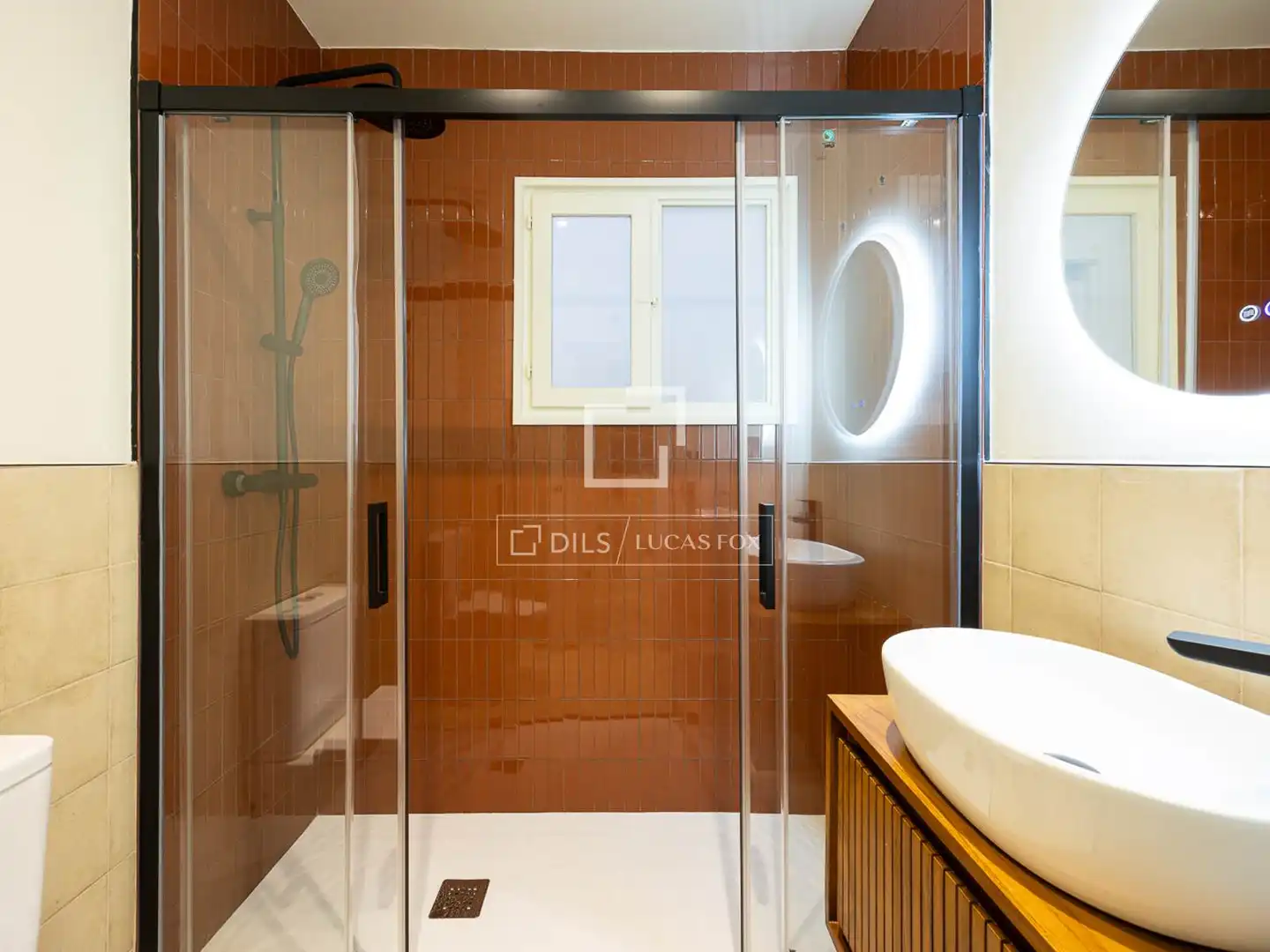 Baño de Piso en venta en Barcelona con Aire acondicionado, Terraza y Amueblado