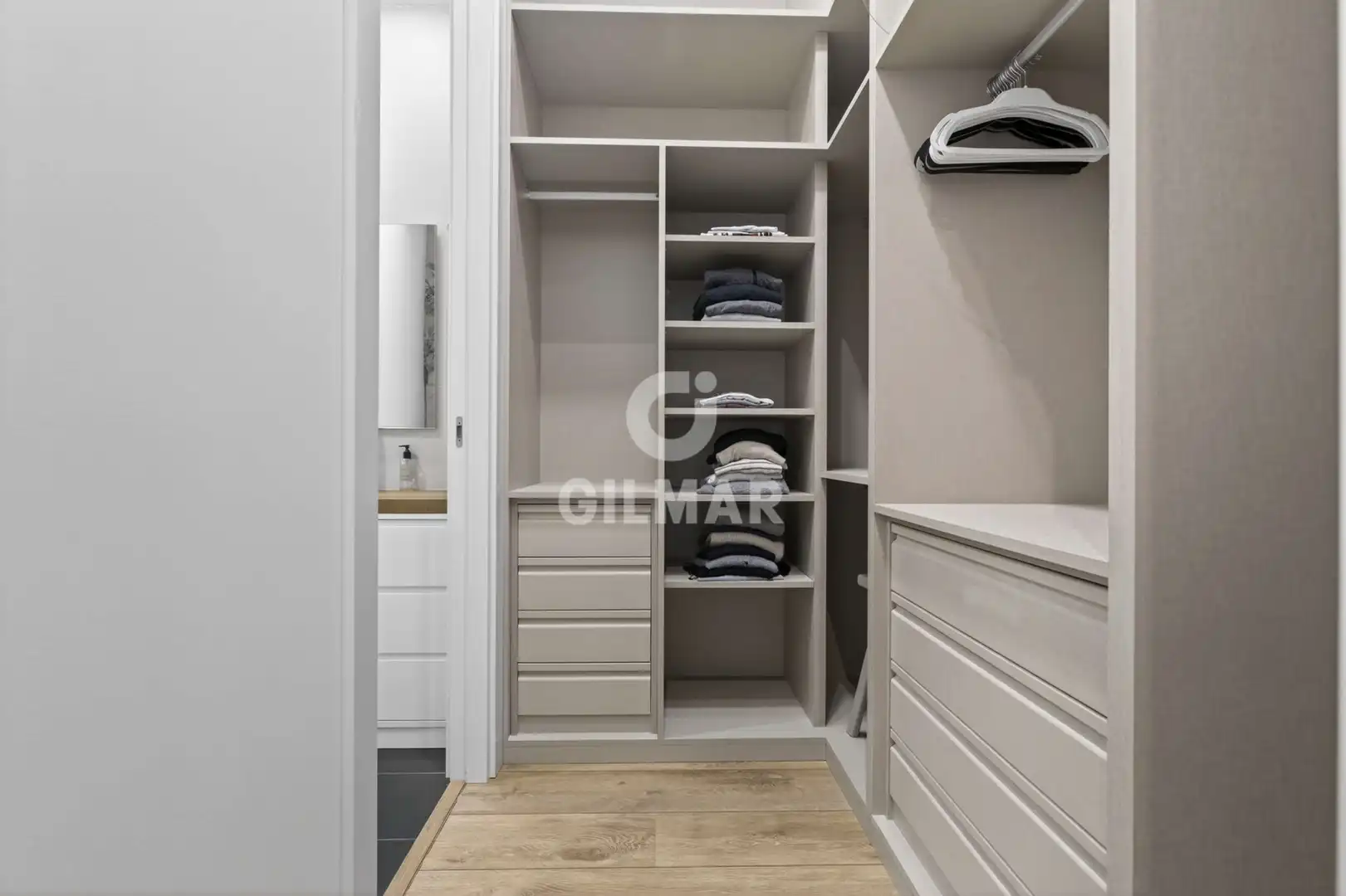 Habitación de Piso en venta en Sevilla con Calefacción, Trastero y Piscina