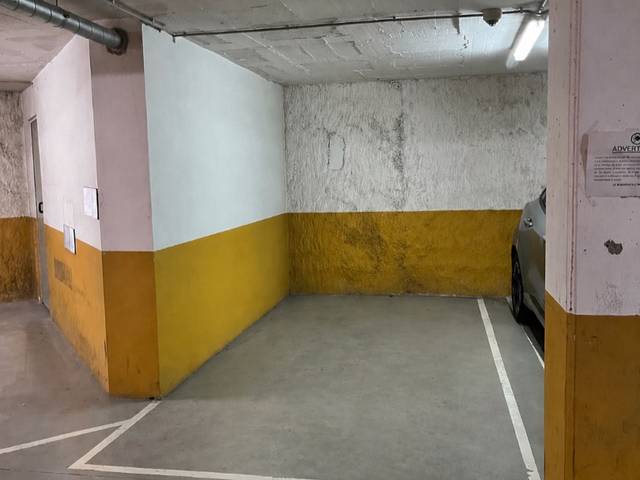 Garaje en Alquiler en Carrer de Sant Carles, 72 en Riu Sud
