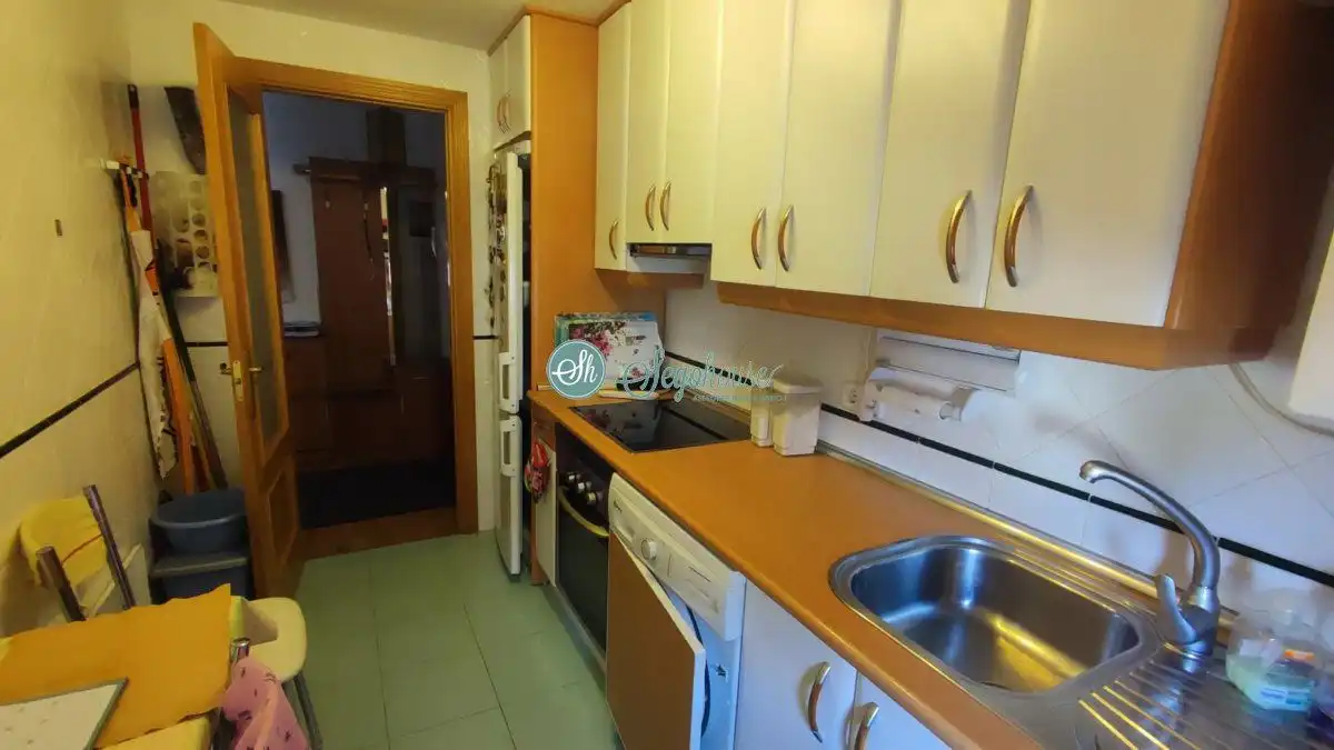 Cocina de Piso en venta en San Cristóbal de Segovia con Calefacción y Trastero