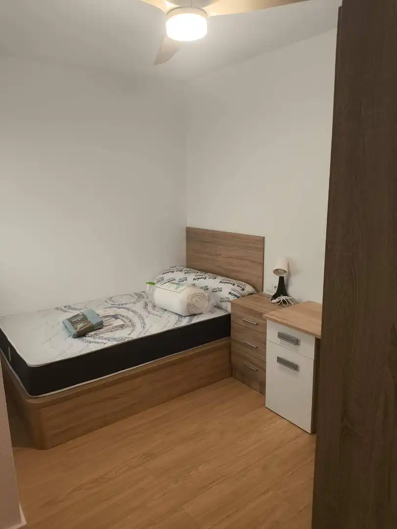 Habitación de Piso de alquiler en Murcia con Amueblado