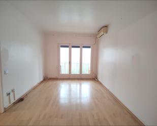 Living room of Flat for sale in Vilafranca del Penedès  with Air Conditioner, Heating and Terrace