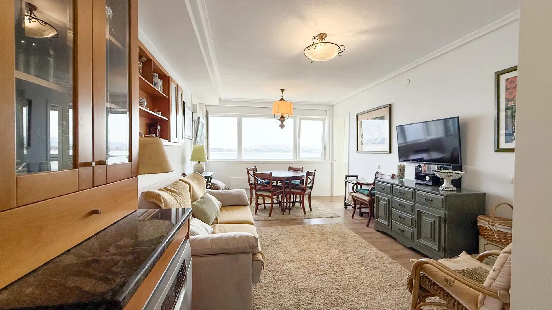 Sala de estar de Piso en venta en Vigo  con Calefacción, Jardín privado y Amueblado