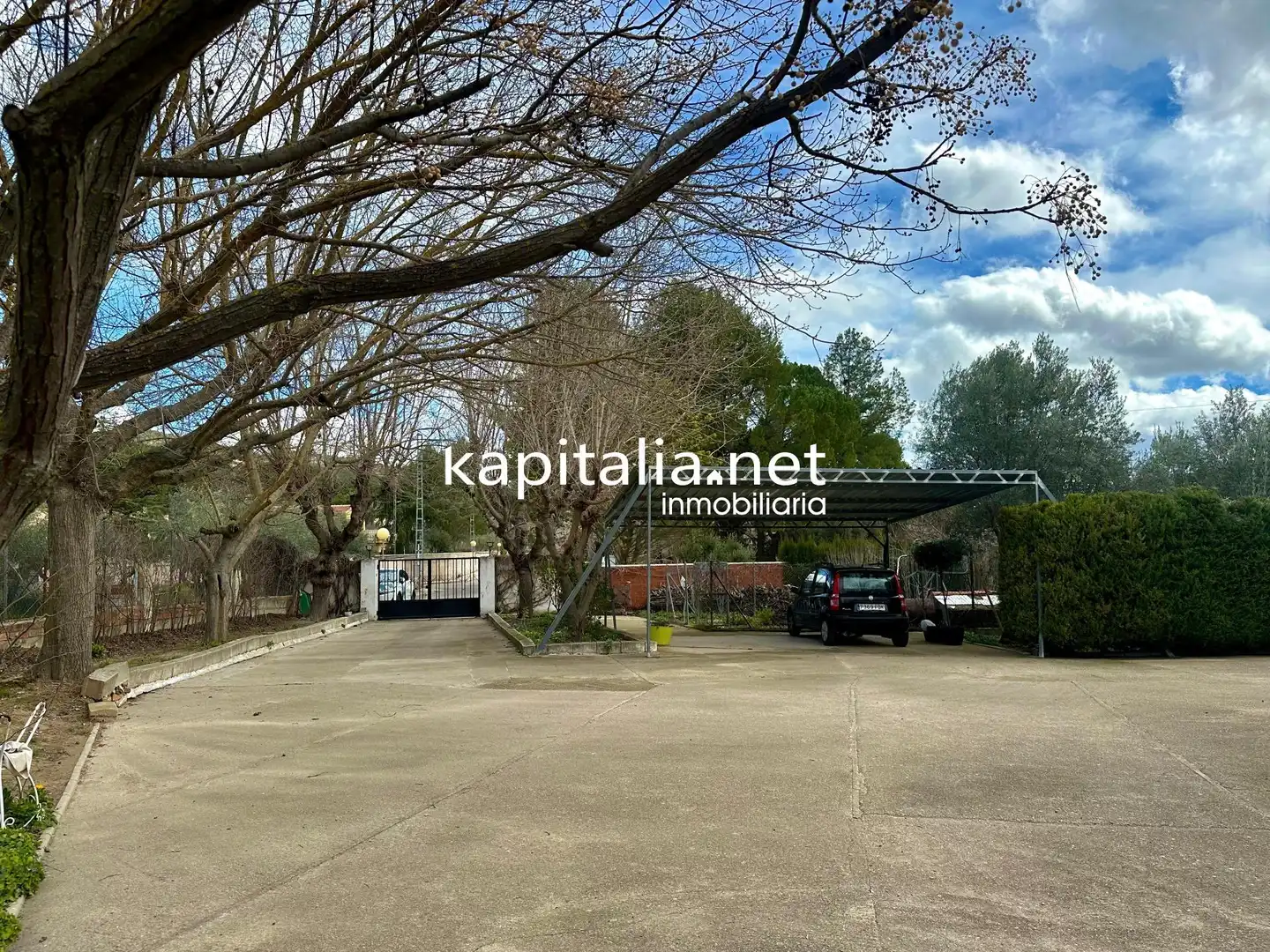 Parking of Houses for sale in Alcoy / Alcoi  with Air Conditioner, Private garden and Terrace