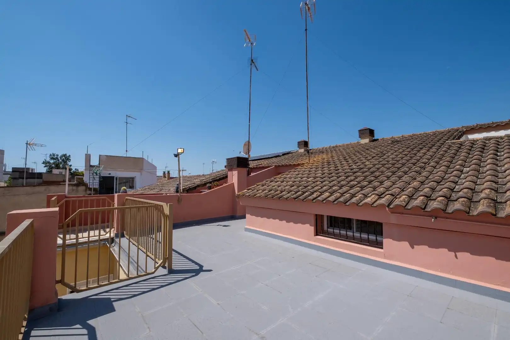 Terrasse von Dachboden zur Miete in Moncada mit Privatgarten, Terrasse und Balkon