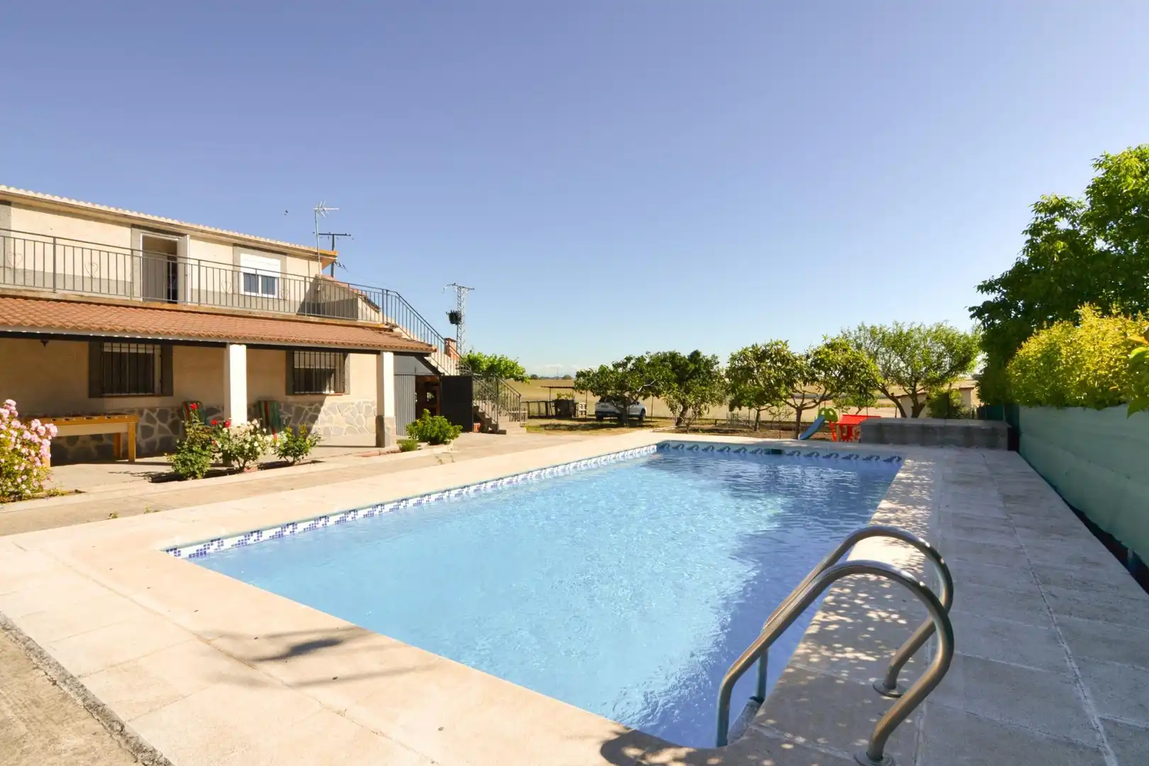 Schwimmbecken von Haus oder Chalet zum Verkauf in Casarrubios del Monte mit Heizung, Privatgarten und Terrasse