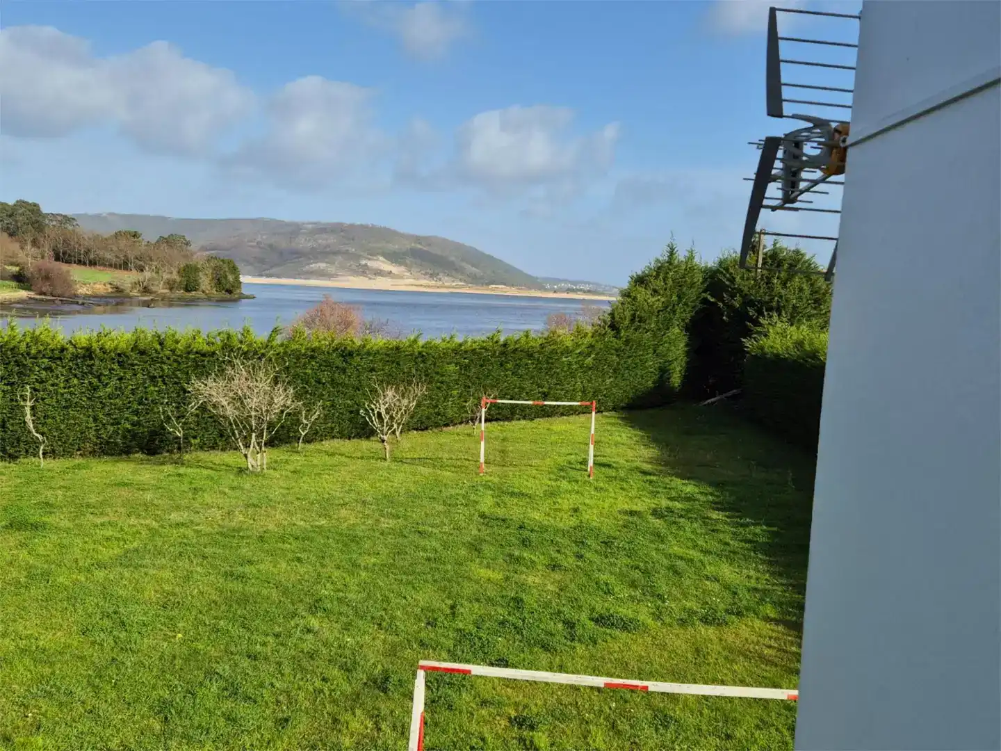 Casa o xalet en venda en Cabana de Bergantiños amb Jardí privat, Parquet i Traster