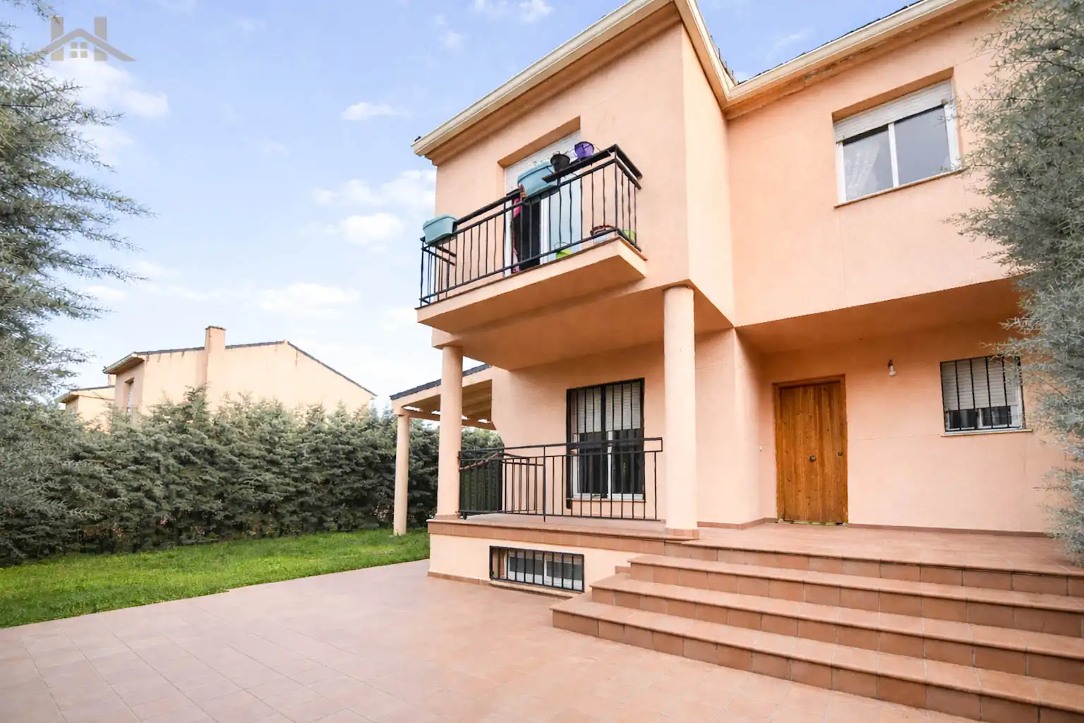 Exterior view of Detached homes for sale in Villanueva de la Cañada  with Private garden