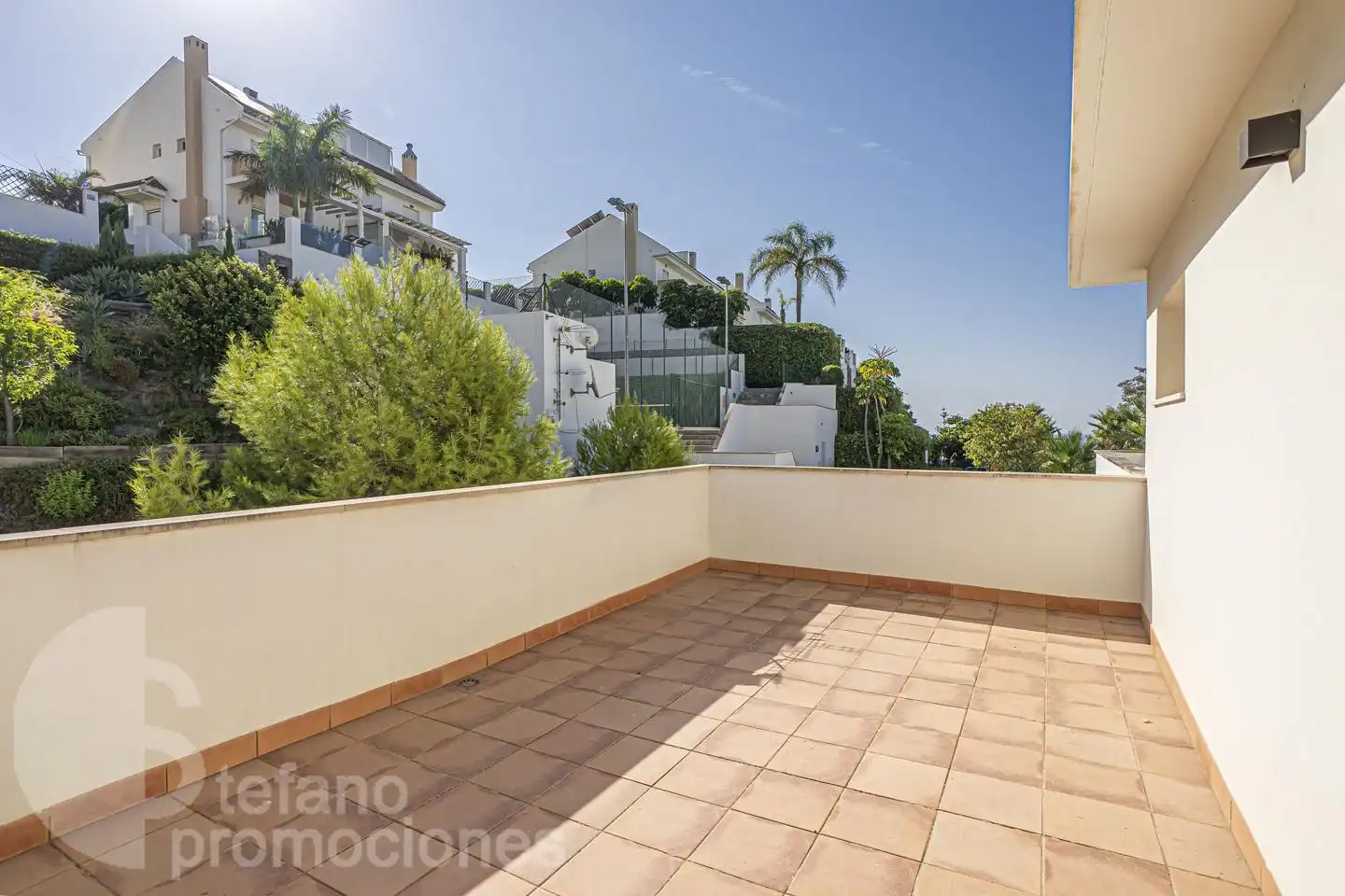 Terrassa de Casa adosada en venda en Málaga amb Aire condicionat, Jardí privat i Parquet