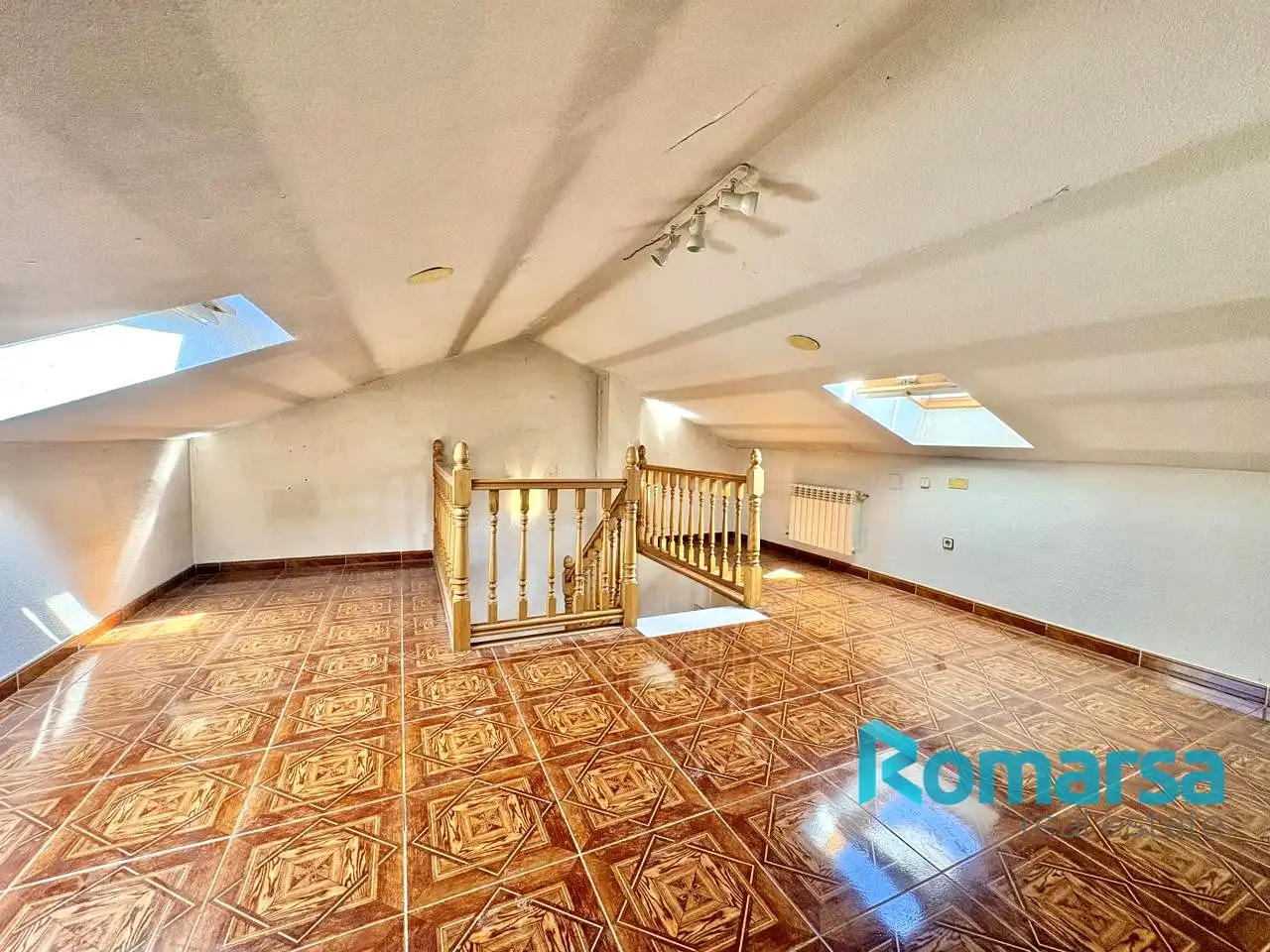 Detached homes for sale in Ávila  with Heating, Private garden and Parquet flooring