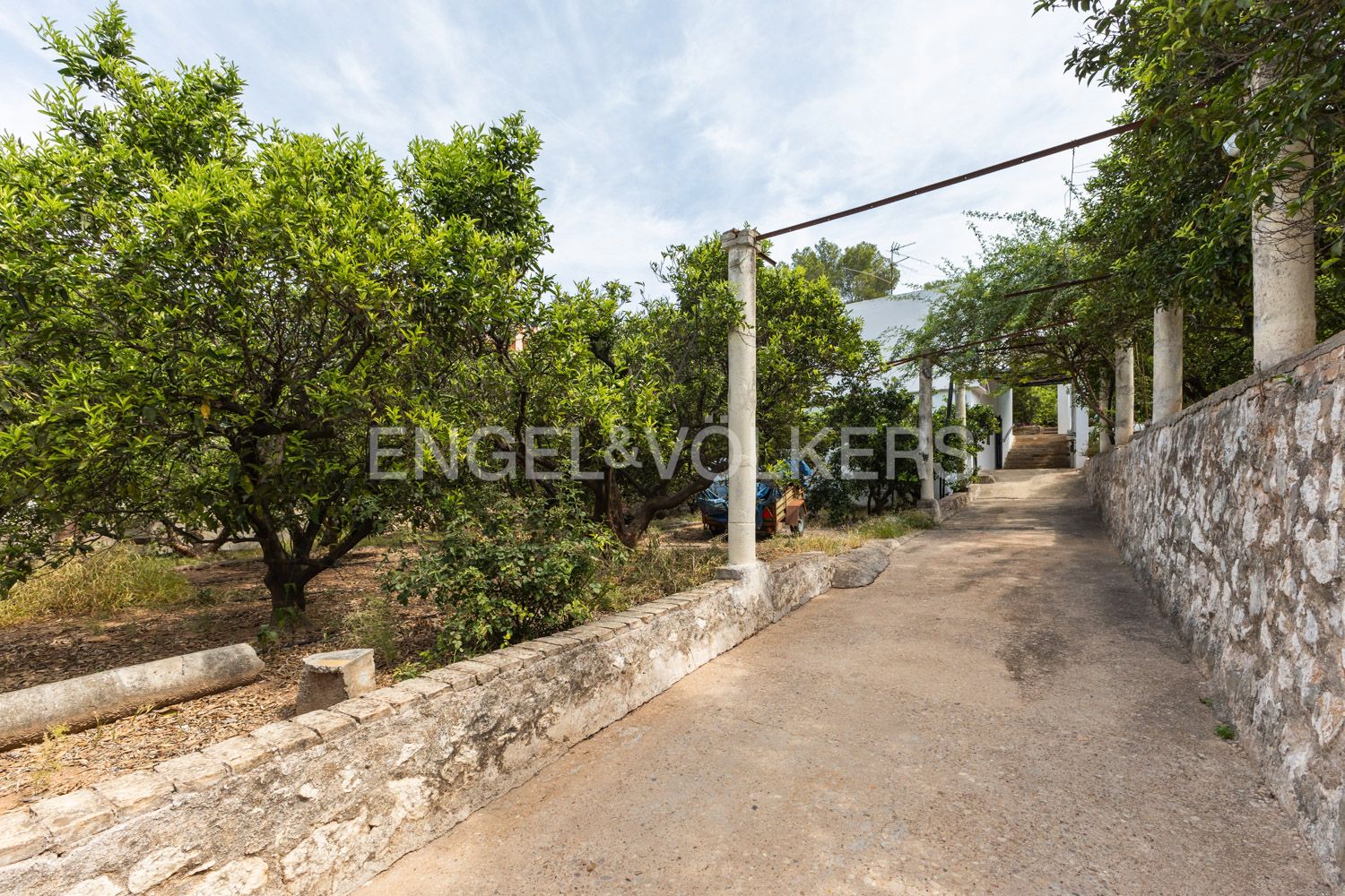 Exterior view of House or chalet for sale in Alzira  with Heating and Storage room