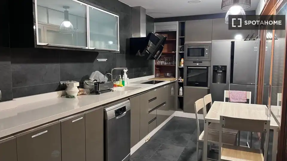 Küche von Wohnung zur Miete in Valencia mit Klimaanlage, Heizung und Möbliert