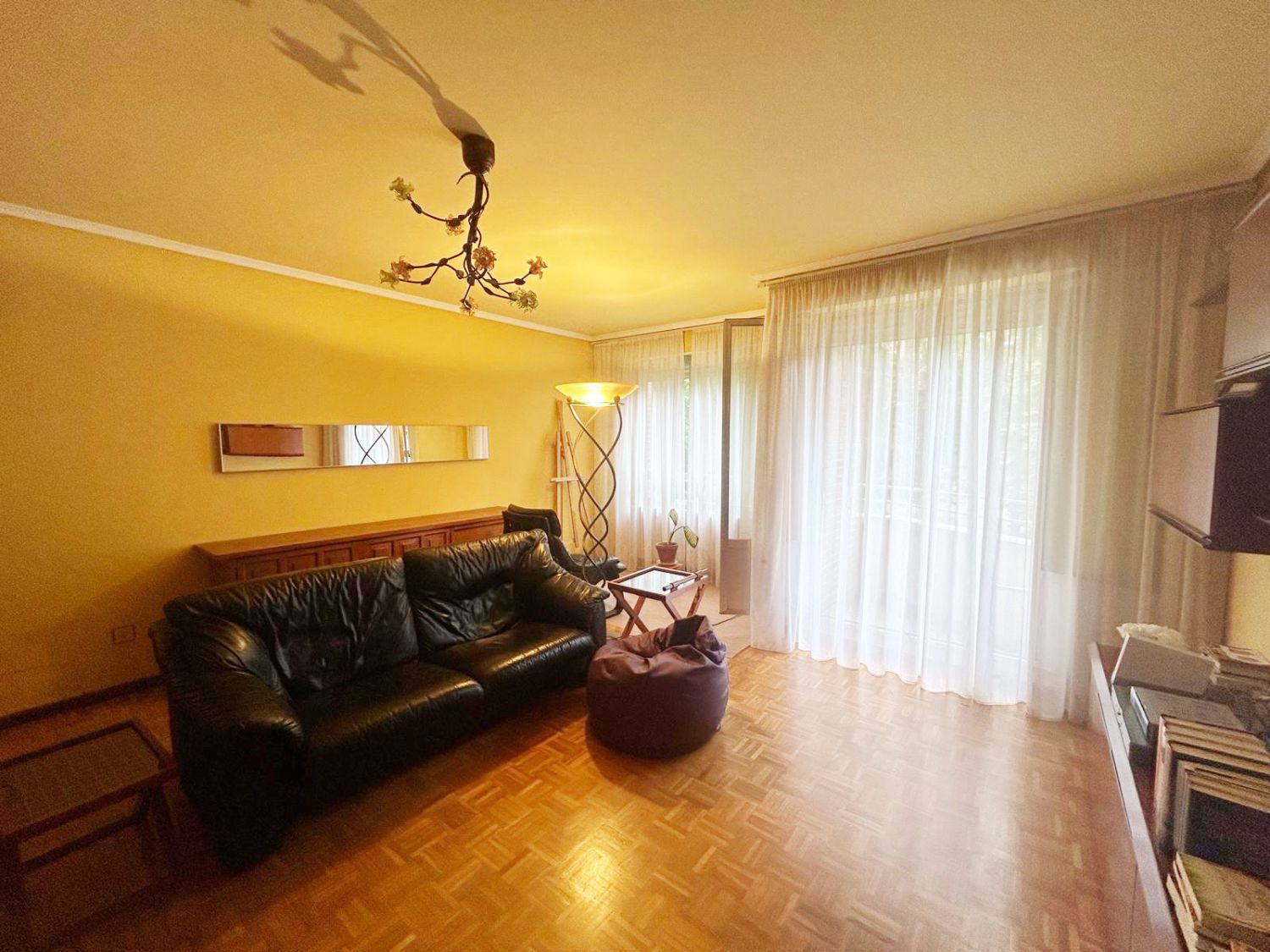 Sala de estar de Piso en venta en Vitoria - Gasteiz con Calefacción, Trastero y Balcón