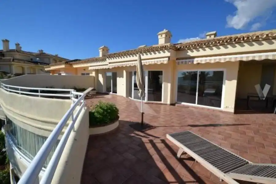 Ático con piscina en venta en Torrequebrada, imagen 9