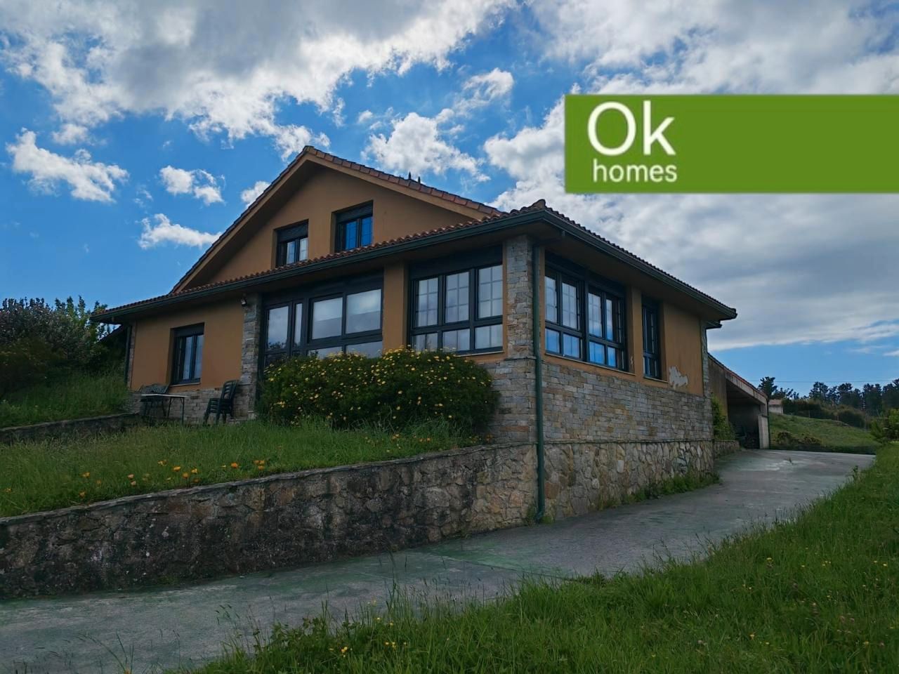 Vista exterior de Casa o xalet en venda en Cerceda amb Calefacció, Jardí privat i Parquet