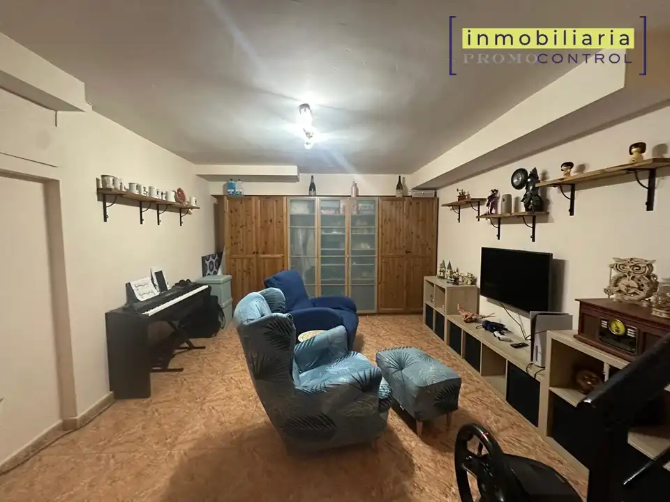 Casa adosada en venda en Zuera amb Calefacció, Jardí privat i Terrassa