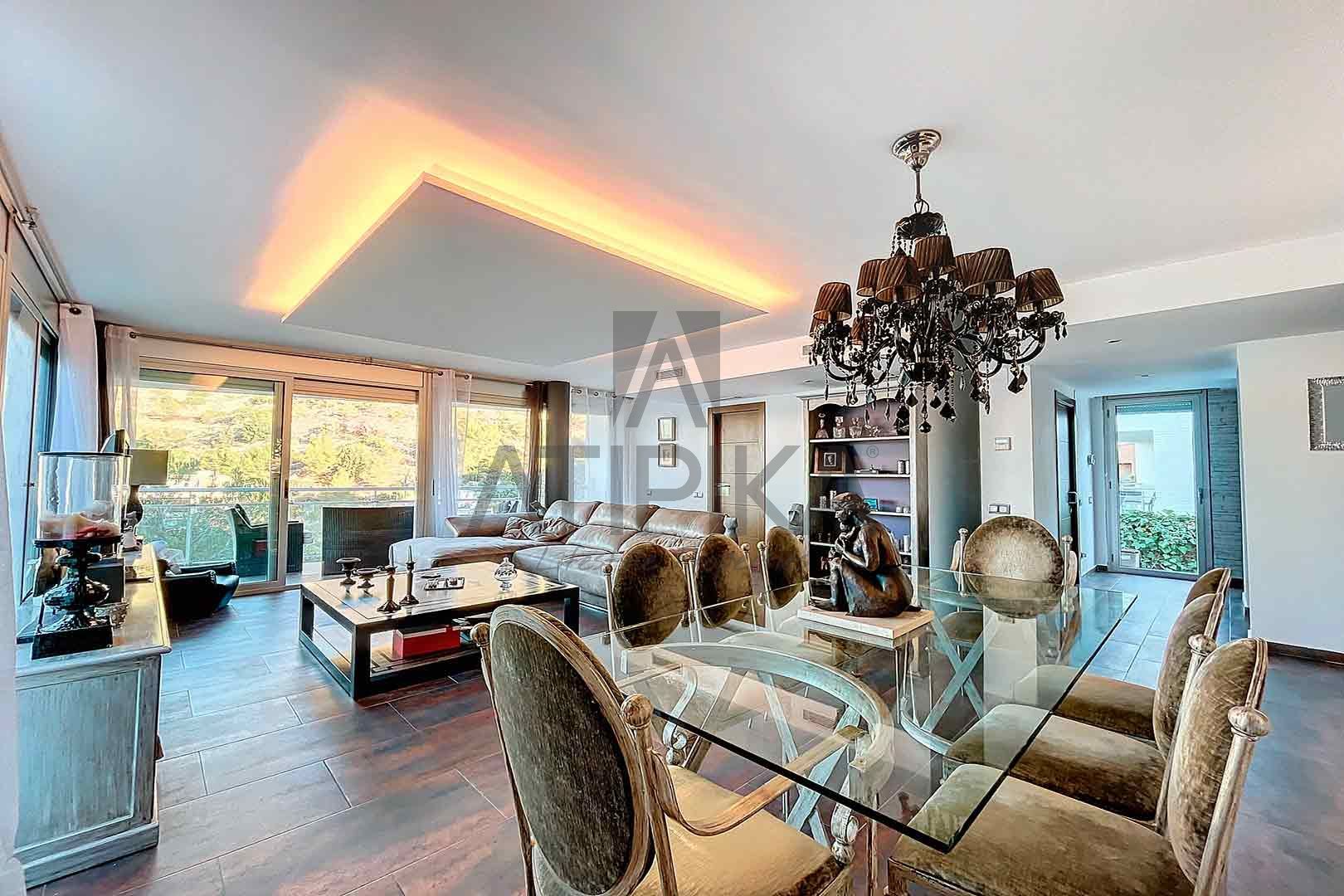 Living room of House or chalet for sale in Sitges  with Air Conditioner, Terrace and Swimming Pool