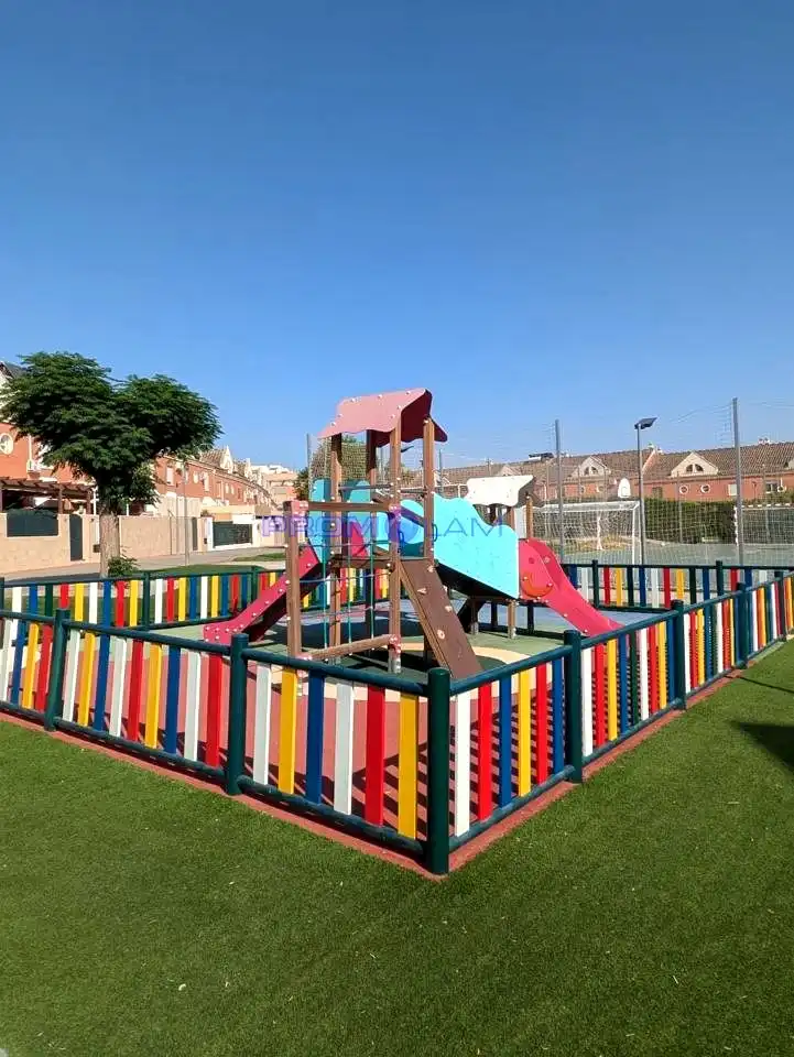 Vista exterior de Casa o xalet en venda en Coria del Río amb Aire condicionat, Terrassa i Piscina