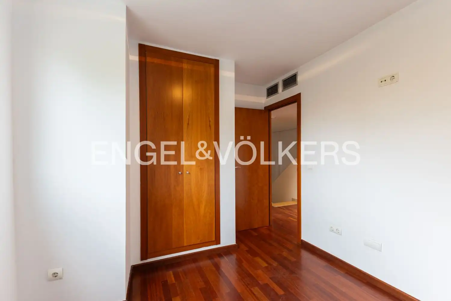 Duplexes for sale in Valencia  with Air Conditioner, Heating and Private garden