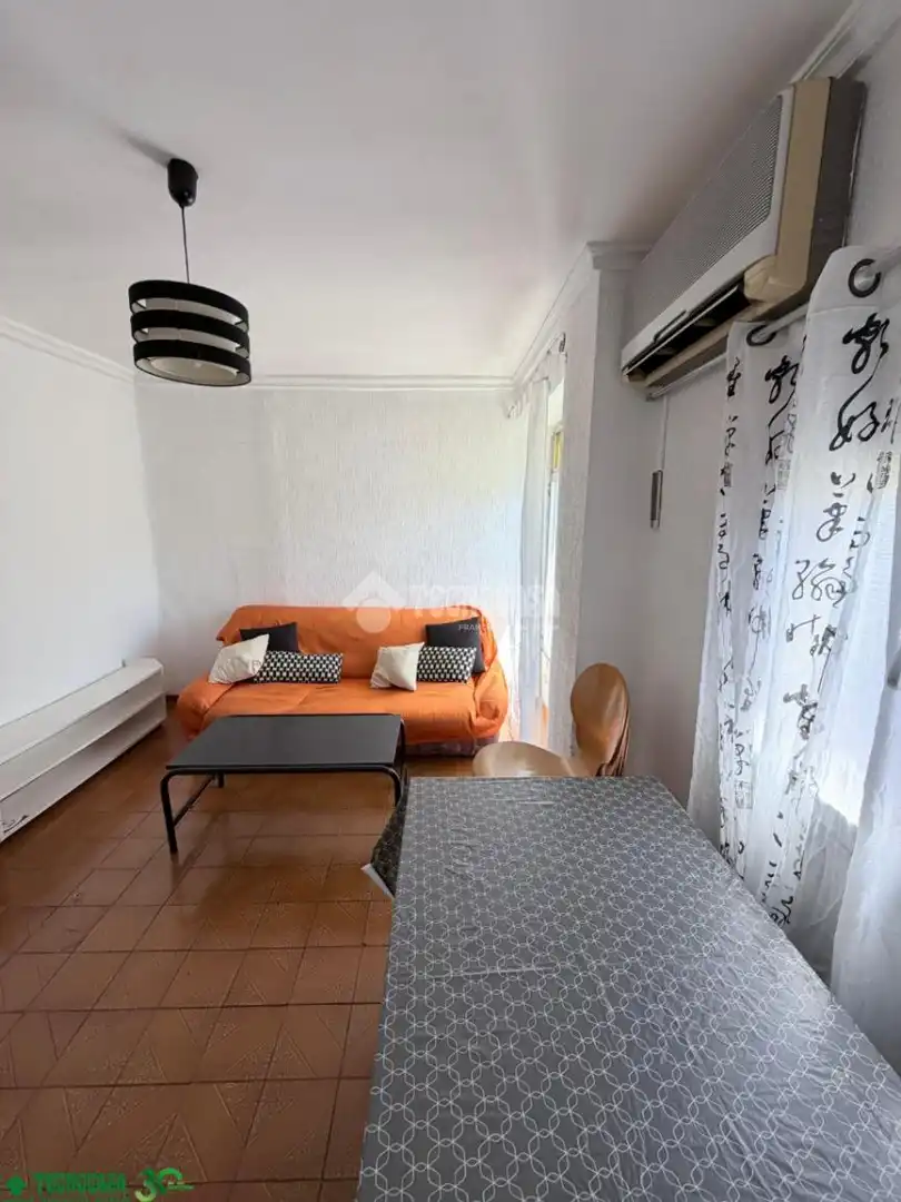 Sala d'estar de Pis en venda en Toledo amb Balcó