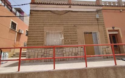 Vista exterior de Casa adosada en venda en Cartagena amb Terrassa