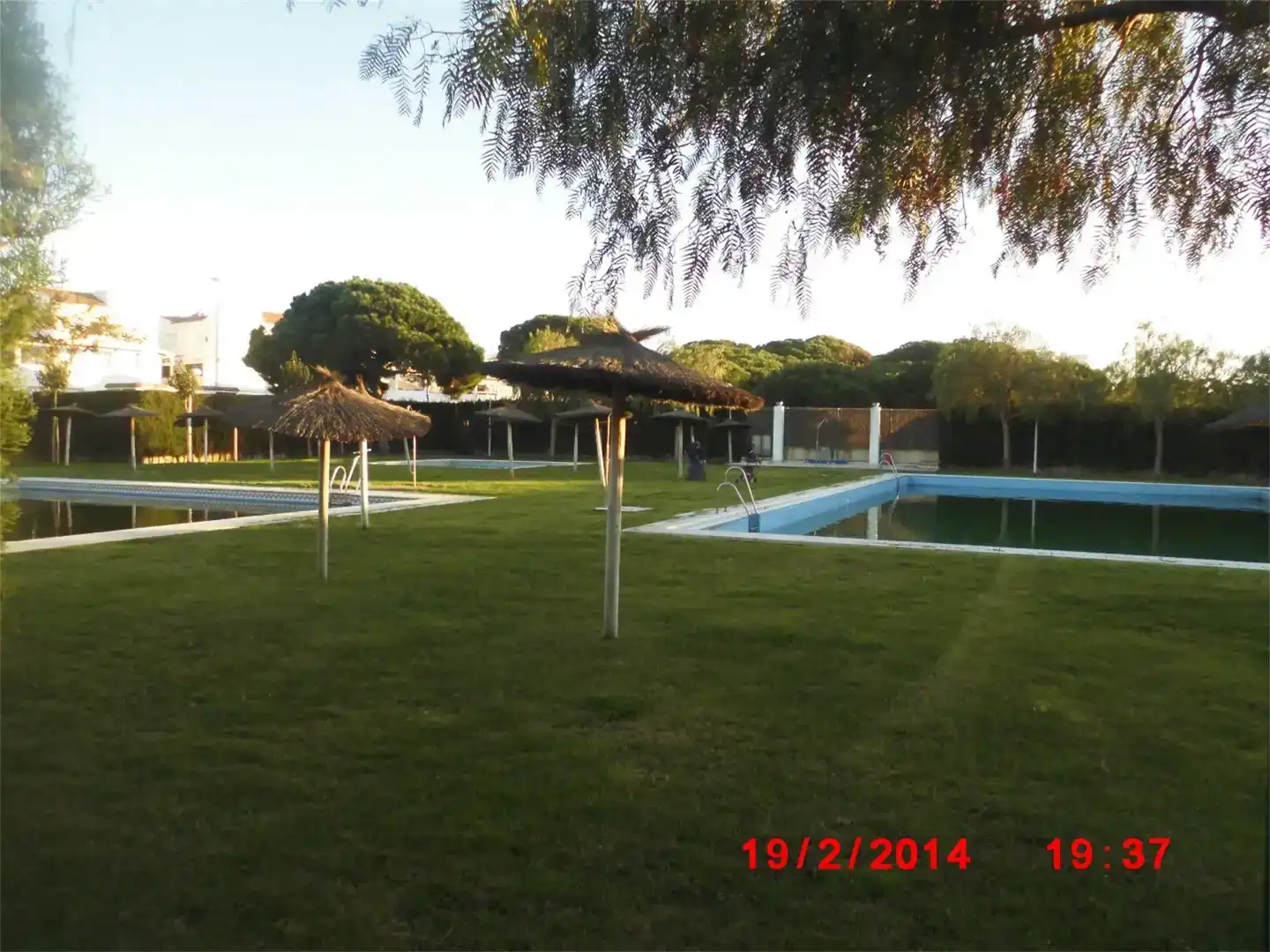 Piscina de Dúplex de lloguer en Punta Umbría amb Aire condicionat, Jardí privat i Traster
