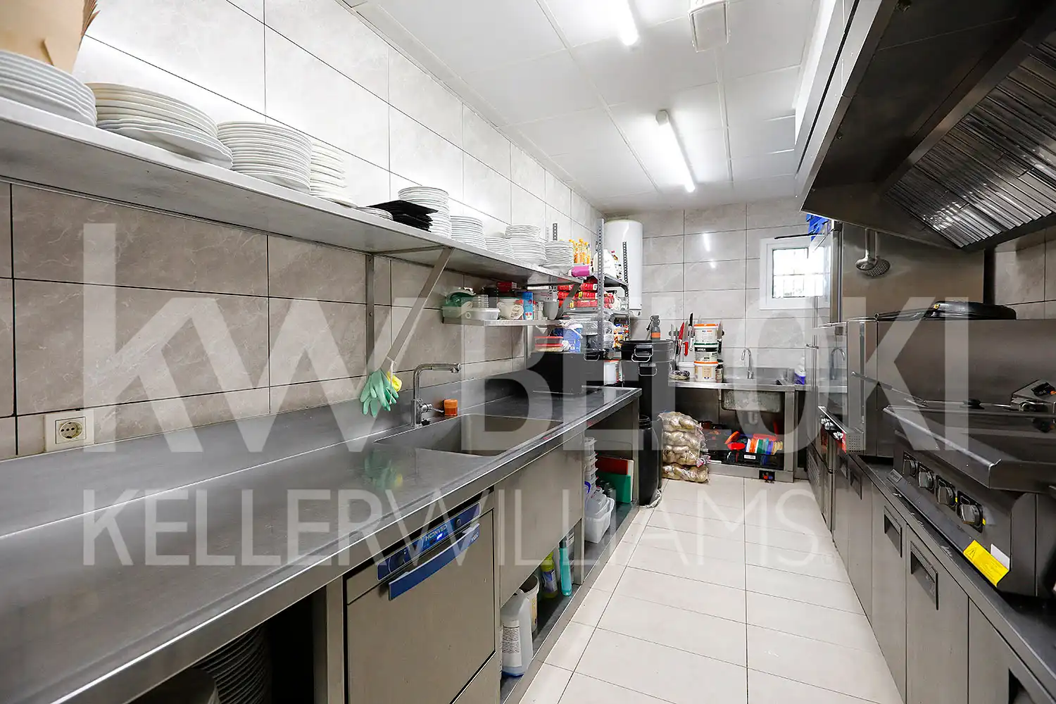 Cuina de Local en venda en Lezo amb Aire condicionat i Terrassa