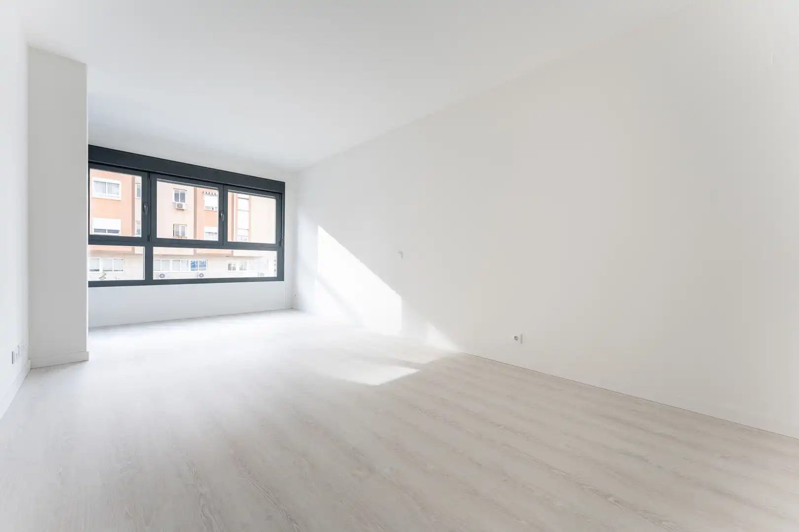 Bedroom of Flat for sale in Málaga  with Parquet flooring, Terrace and Storage room
