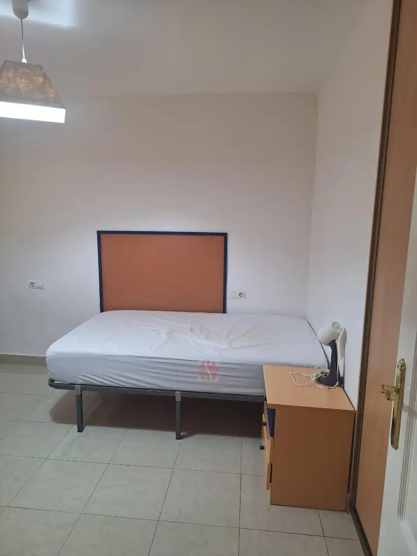 Bedroom of Flat for sale in Granada  with Heating and Furnished