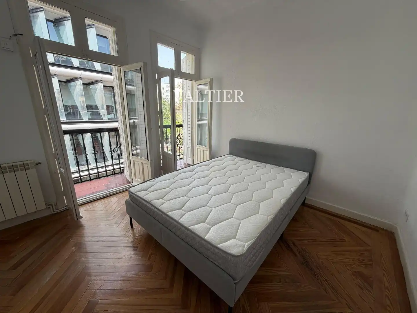 Dormitori de Pis de lloguer en  Madrid Capital amb Calefacció i Moblat